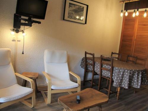 Appartement La Clusaz, 2 pièces, 6 personnes - FR-1-459-83