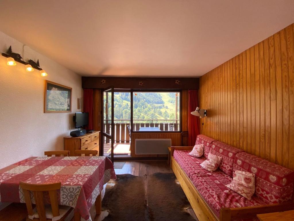 Appartement Appartement La Clusaz, 3 pièces, 6 personnes - FR-1-437-95 253 Route des Chenons 74220 La Clusaz