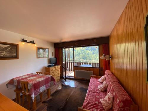 Appartement La Clusaz, 3 pièces, 6 personnes - FR-1-437-95