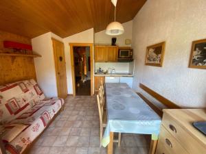 Appartement La Clusaz, 3 pièces, 6 personnes - FR-1-459-32