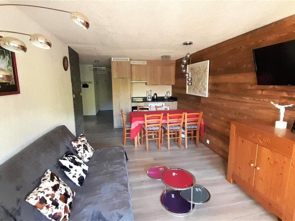 Appartement La Clusaz, 3 pièces, 8 personnes - FR-1-459-14 596 Route De La Piscine -  -, 74220 La Clusaz