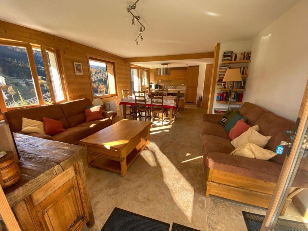 Appartement Appartement La Clusaz, 4 pièces, 6 personnes - FR-1-459-179 2622 route du col des Aravis 74220 La Clusaz