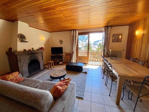 Appartement La Clusaz, 4 pièces, 6 personnes - FR-1-459-99