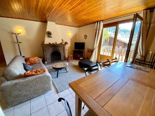 Appartement La Clusaz, 4 pièces, 6 personnes - FR-1-459-99