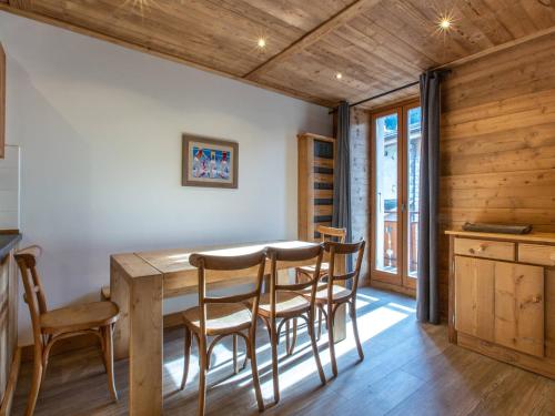 Appartement La Clusaz, 4 pièces, 8 personnes - FR-1-437-48