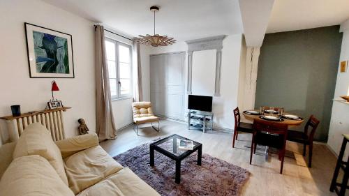 Appartement La Croix au Maître (hyper centre Auxerre)