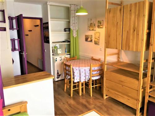 Appartement La Joue du Loup, 2 pièces, 4 personnes - FR-1-504-266