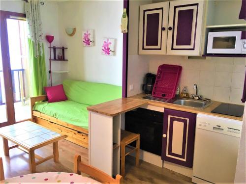 Appartement La Joue du Loup, 2 pièces, 4 personnes - FR-1-504-266
