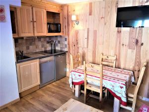 Appartement La Joue du Loup, 2 pièces, 4 personnes - FR-1-504-553