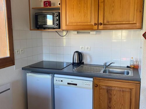 Appartement La Joue du Loup, 2 pièces, 4 personnes - FR-1-504-655