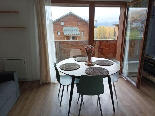 Appartement La Joue du Loup, 2 pièces, 6 personnes - FR-1-504-160