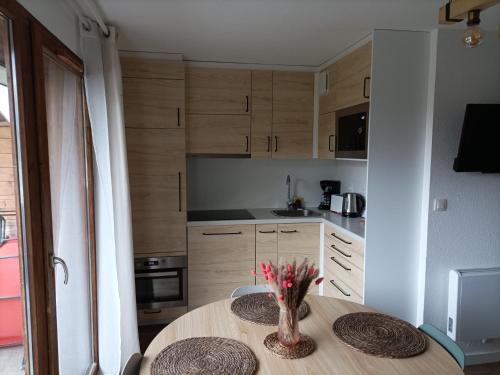 Appartement La Joue du Loup, 2 pièces, 6 personnes - FR-1-504-160