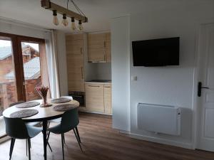 Appartement La Joue du Loup, 2 pièces, 6 personnes - FR-1-504-160