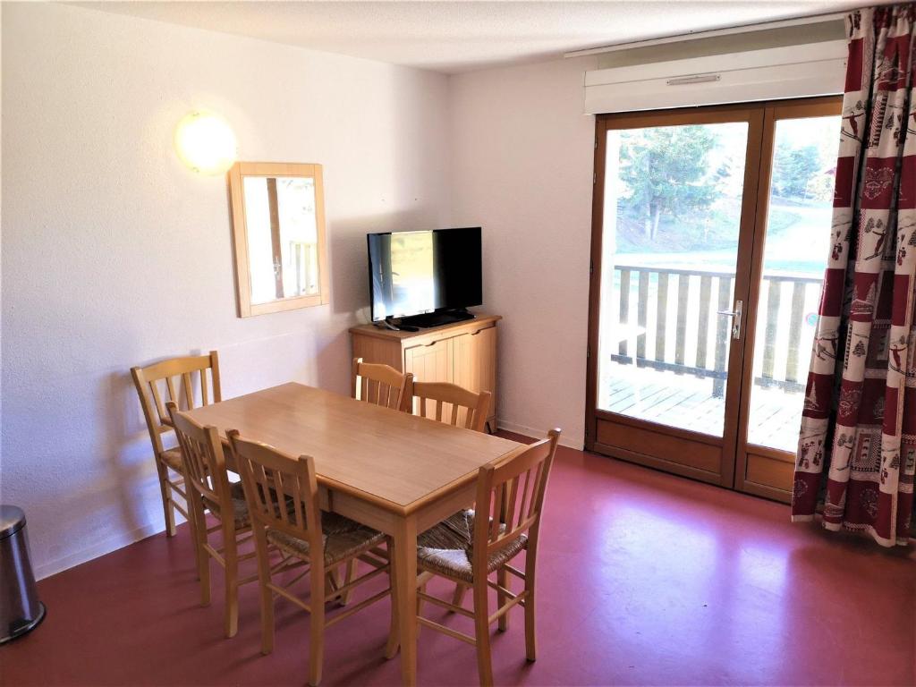 Appartement Appartement La Joue du Loup, 2 pièces, 6 personnes - FR-1-504-464 LA JOUE DU LOUP 05250 Le Dévoluy