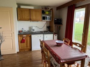 Appartement La Joue du Loup, 3 pièces, 6 personnes - FR-1-504-639
