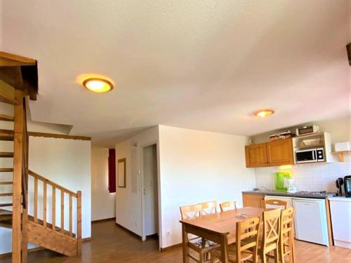 Appartement La Joue du Loup, 3 pièces, 8 personnes - FR-1-504-14