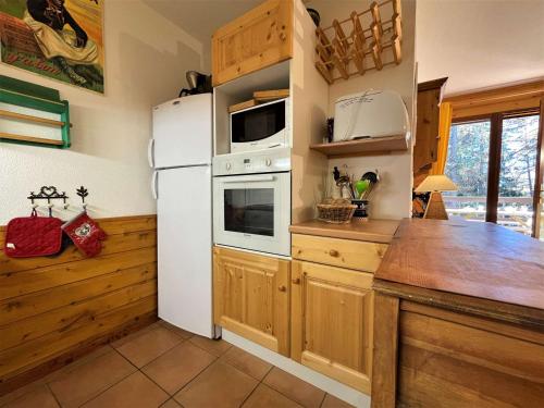 Appartement La Joue du Loup, 4 pièces, 8 personnes - FR-1-651-1