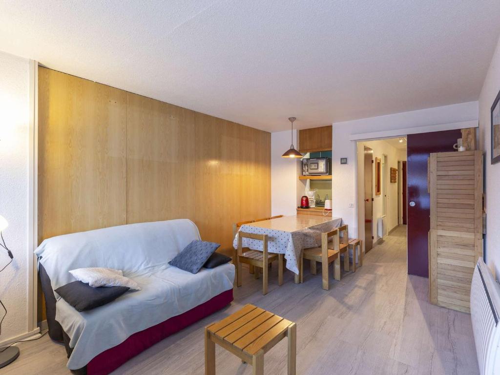 Appartement La Mongie, 2 pièces, 6 personnes - FR-1-404-335 RESIDENCE MONGIE 1800,100 AVENUE DU TOURMALET, 65200 Bagnères-de-Bigorre