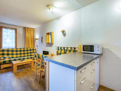 Appartement La Plagne, 1 pièce, 4 personnes - FR-1-353-47