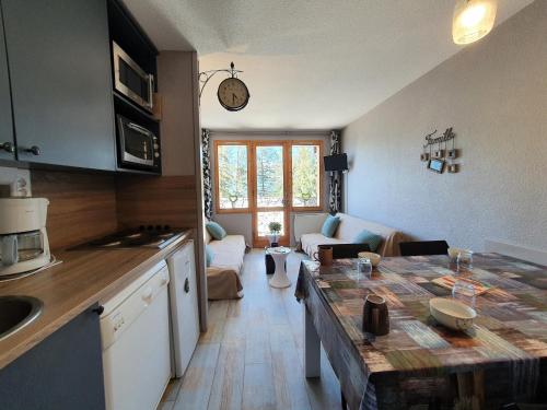 Appartement La Plagne, 2 pièces, 4 personnes - FR-1-353-52