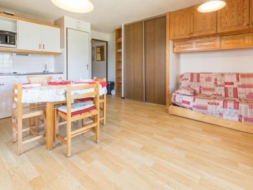 Appartement La Plagne Montalbert , 2 pièces, 4 personnes - FR-1-181-2670
