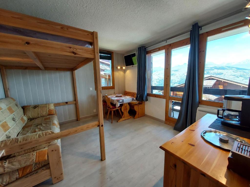 Appartement Appartement La Plagne-Tarentaise, 1 pièce, 3 personnes - FR-1-353-120 RESIDENCE LA BOUSSOLE N°9 4 PLACE DE L'OBSERVATOIRE QUARTIER DE L'OBSERVATOIRE 73210 La Plagne Tarentaise