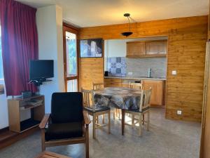 Appartement Appartement La Plagne-Tarentaise, 2 pièces, 5 personnes - FR-1-351-170 Résidence MONT BLANC N°133 PLAGNE CENTRE 73210 La Plagne Tarentaise Rhône-Alpes