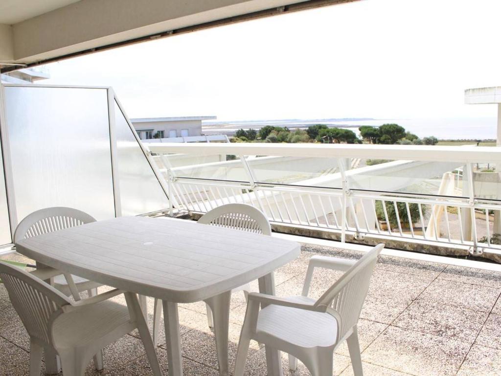 Appartement La Rochelle, 1 pièce, 2 personnes - FR-1-246-27 Residence Porte Oceane - Apt D204 - Etage 2 - 60 Rue Alfred Kastler, 17000 La Rochelle