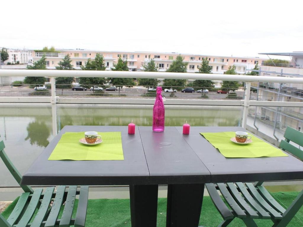 Appartement Appartement La Rochelle, 1 pièce, 2 personnes - FR-1-246-48 Appt 311 - Etage 3 - 6, Rue Georges Morvan - 17000 La Rochelle