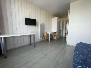 Appartement Appartement La Rochelle, 1 pièce, 2 personnes - FR-1-246-622 17 AVENUE DU LAZARET APT 315 - Etage 3 - NEW ROCHELLE 17000 La Rochelle -1