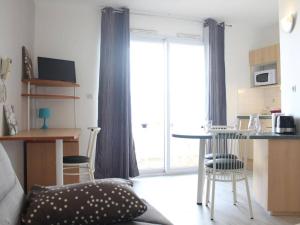 Appartement Appartement La Rochelle, 1 pièce, 2 personnes - FR-1-246-645 44 AVENUE JEAN MONNET BAT A - ETAGE 1 - APT A119 17000 La Rochelle -1