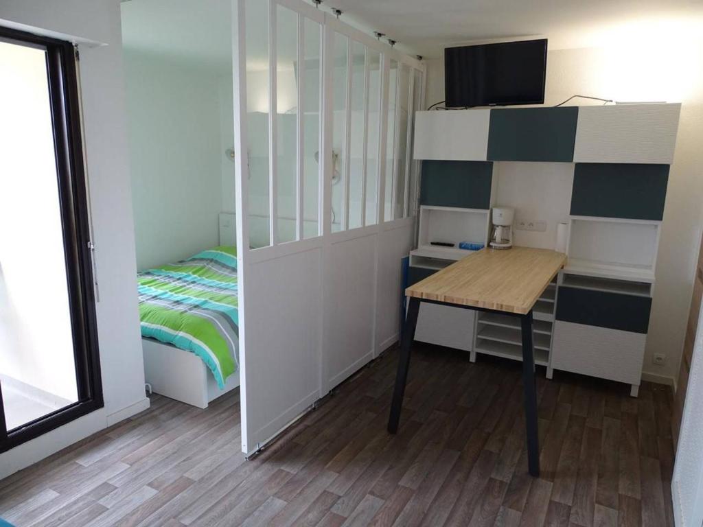 Appartement La Rochelle, 1 pièce, 4 personnes - FR-1-246-421 Bat D1 - Etage 1 - Apt D114 - 4 Allee Du Bout Dehors -, 17000 La Rochelle