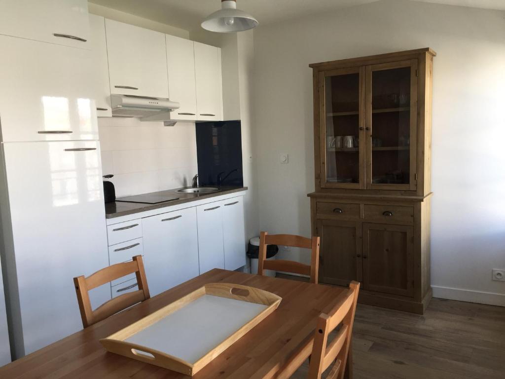 Appartement Appartement La Rochelle, 2 pièces, 2 personnes - FR-1-551-33 38 quai Louis Durand 17000 La Rochelle