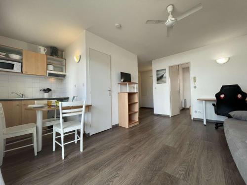Appartement La Rochelle, 2 pièces, 3 personnes - FR-1-246-260