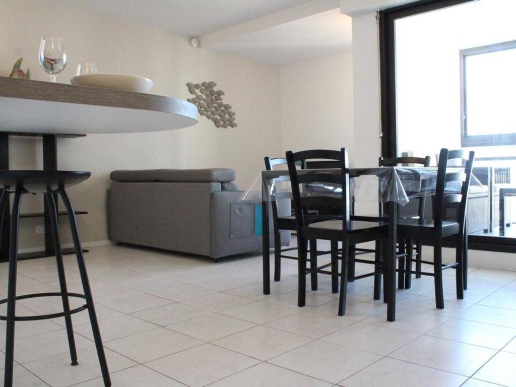 Appartement Appartement La Rochelle, 2 pièces, 4 personnes - FR-1-246-310 Bat C2 - Etage 3 - Apt C232 - 11 Allee De La Misaine - 17000 La Rochelle