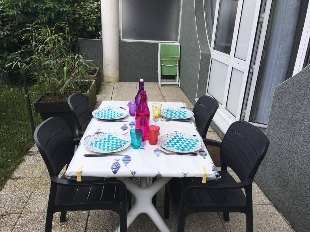 Appartement Appartement La Rochelle, 2 pièces, 4 personnes - FR-1-246-532 68 RUE ALFRED KASTLER  RDC - BAT K - APPT 6 17000 La Rochelle