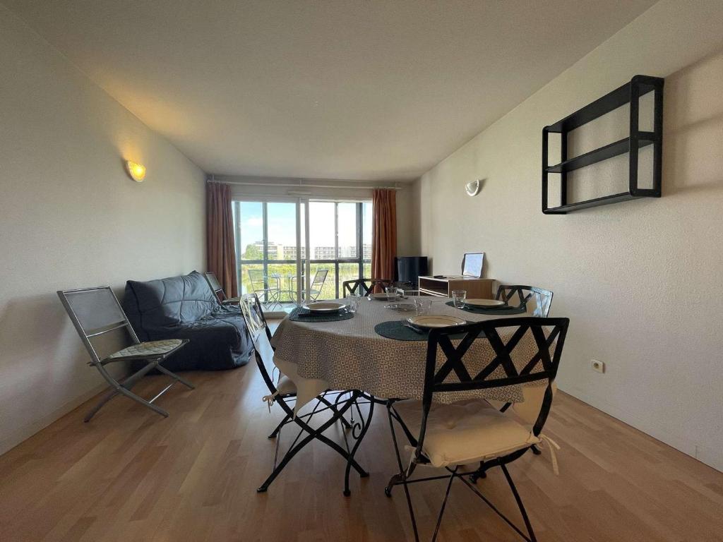 Appartement Appartement La Rochelle, 2 pièces, 4 personnes - FR-1-246-636 10 RUE DE LA SOLE ENTREE 10 - RDC - APT B01 17000 La Rochelle