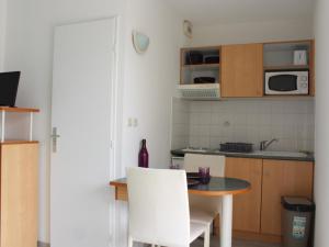 Appartement Appartement La Rochelle, 2 pièces, 4 personnes - FR-1-535-32 14 rue de la Sole Résidence LA ROCHELIERE 3, BAT.D Etage 2, Appt D215 17000 La Rochelle -1