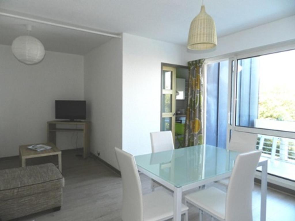 Appartement Appartement La Rochelle, 2 pièces, 5 personnes - FR-1-551-7 58 rue Lucile 17000 La Rochelle