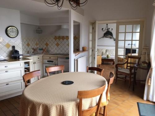 Appartement La Rochelle, 5 pièces, 6 personnes - FR-1-551-2