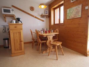 Appartement La Rosière, 2 pièces, 6 personnes - FR-1-275-126