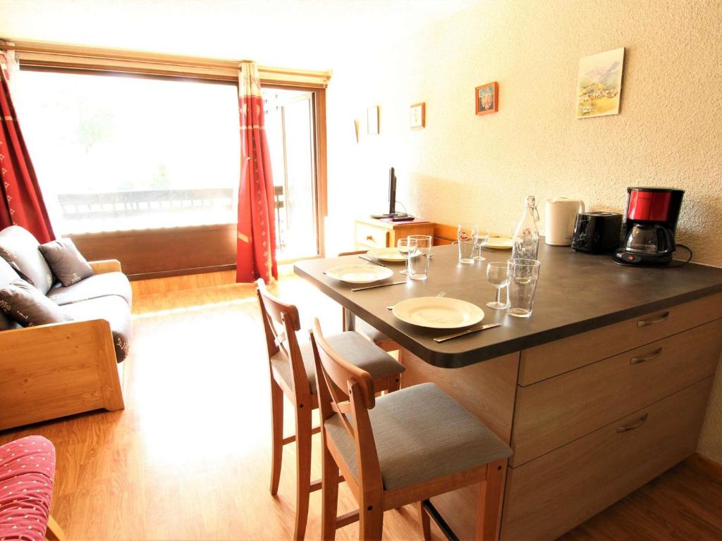 Appartement La Salle-les-Alpes, 1 pièce, 4 personnes - FR-1-330F-106 3 CHEMIN DES GLETIERES, 05240 La Salle-Les-Alpes