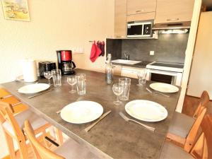 Appartement La Salle-les-Alpes, 1 pièce, 4 personnes - FR-1-330F-106