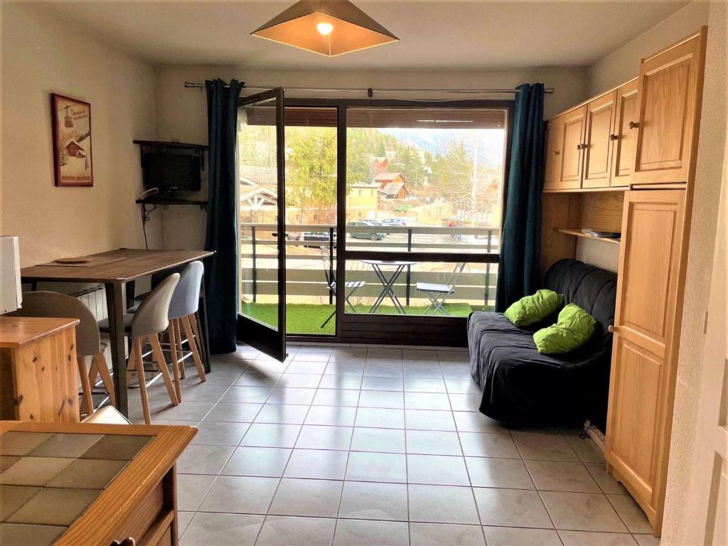 Appartement La Salle-les-Alpes, 1 pièce, 4 personnes - FR-1-330F-213 FOUQUE - APPARTEMENT N°103 - 1E ETAGE - BATIMENT E ALLEE DES ISCLES, 05240 La Salle-Les-Alpes