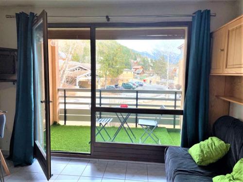 Appartement La Salle-les-Alpes, 1 pièce, 4 personnes - FR-1-330F-213
