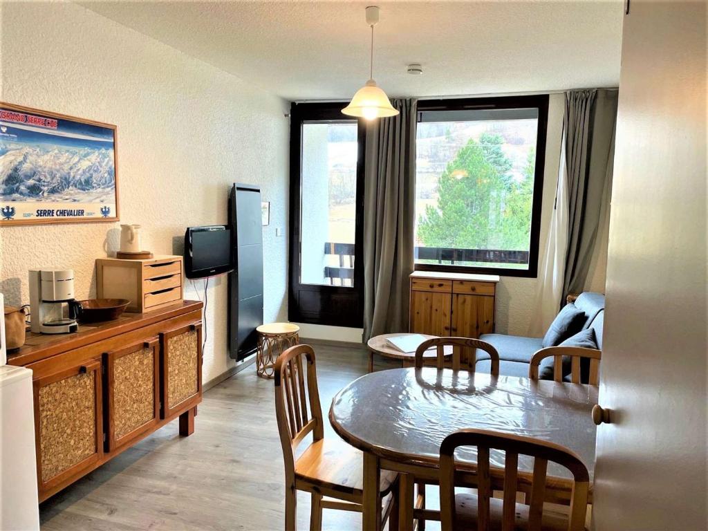 Appartement Appartement La Salle-les-Alpes, 1 pièce, 4 personnes - FR-1-330F-54 7 Chemin Des Gletieres -  - 05240 Serre Chevalier