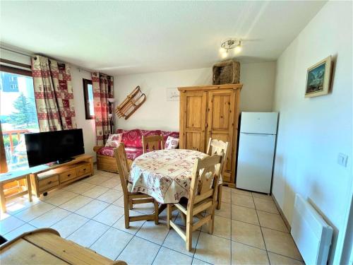 Appartement La Salle-les-Alpes, 2 pièces, 6 personnes - FR-1-330F-16