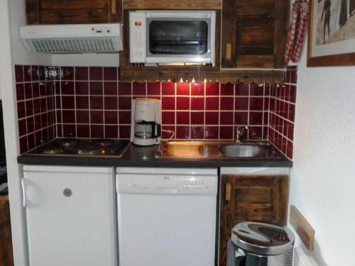 Appartement La Tania, 2 pièces, 4 personnes - FR-1-513-53