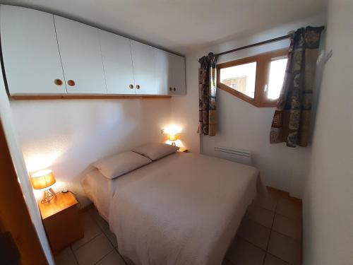 Appartement La Tania, 2 pièces, 4 personnes - FR-1-513-75