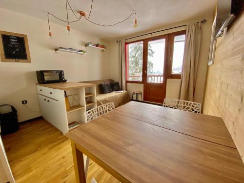 Appartement La Tania, 2 pièces, 4 personnes - FR-1-513-79